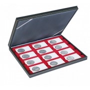 Lindner 2364-2770E Estuche para monedas NERA M con plantilla para monedas en color rojo oscuro con 12 casilleros rectangulares para marquitos para monedas Rebeck Coin L 75x50m