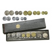 Marruecos serie de 8 monedas en estuche oficial  AH 1370-1384 1951-1965 Paris