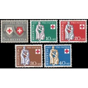 Suiza Switzerland 590/94 1957 Pro patria Persona necesitada y asistente, Cruz Roja MH